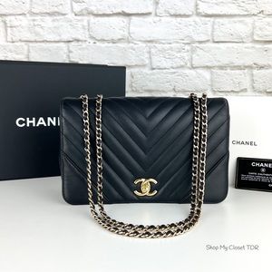 *SOLD* Authentic CHANEL Chevron Statement Flap Bag